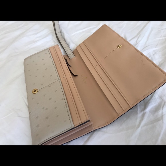 NWT Cream Kate spade wristlet/wallet - Picture 3 of 7